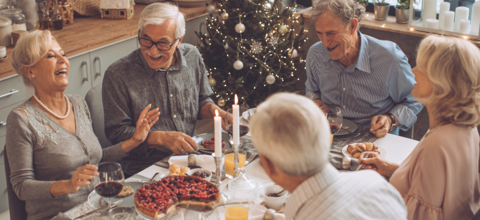Gemeinschaft im Seniorenwohnen: Wie weihnachtliche Aktivitäten den Seniorenblues vertreiben
